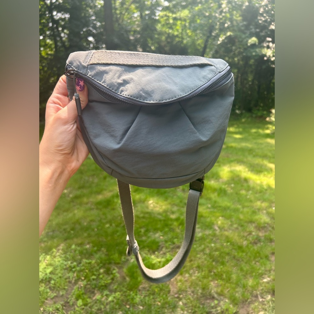 Athleta Stash Belt Crossbody Bag in Olive Green